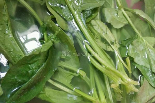 菠菜丸子汤的做法图解1