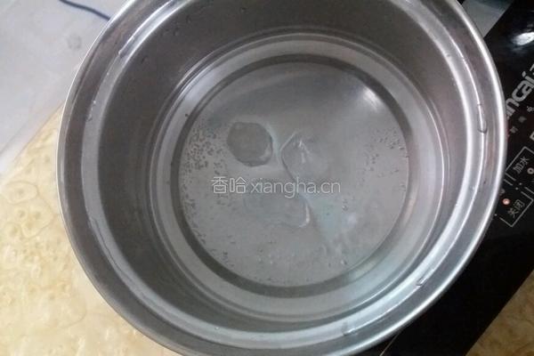 糖汁香蕉的做法图解3