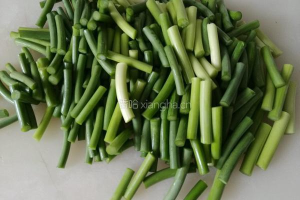 蒜苗藤椒油小炒肉的做法图解2