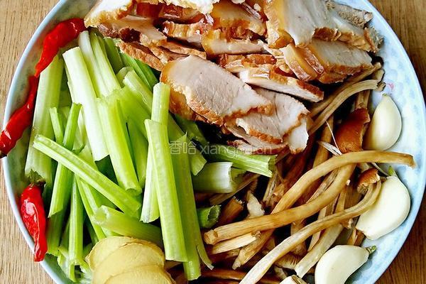 炒卤肉的做法图解2