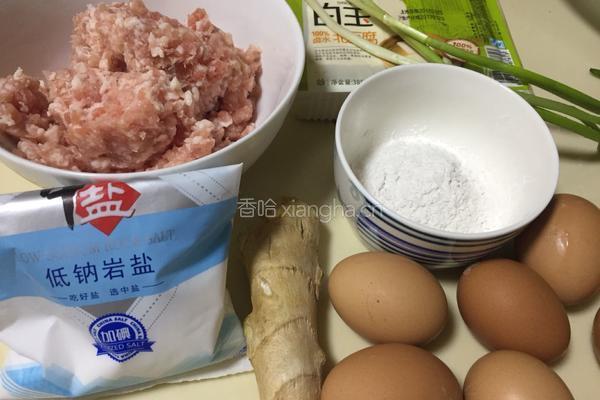 肉丸子蛋燕汤的做法图解1