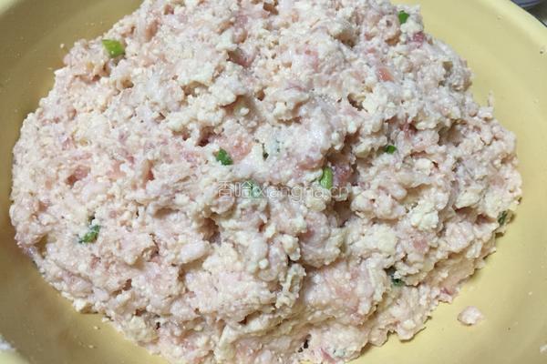 肉丸子蛋燕汤的做法图解3