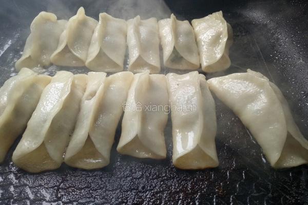 锅贴的做法图解2