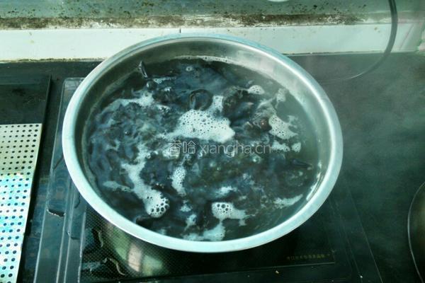 煮菱角的做法图解3