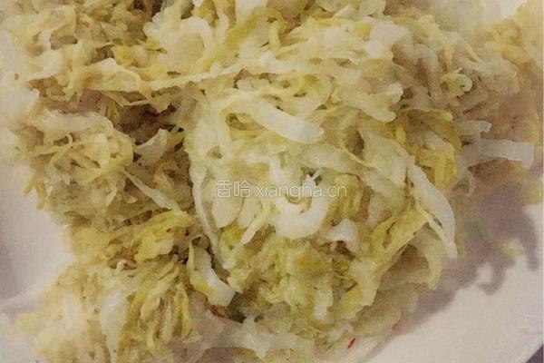 酸菜炒肉的做法图解1