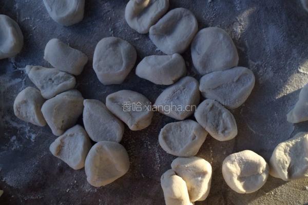 韭菜猪肉馅饺子的做法图解2
