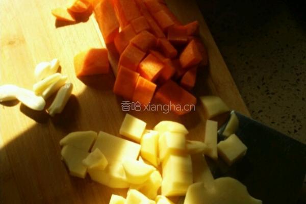咖喱鸡块的做法图解1