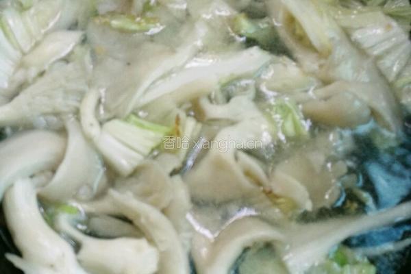 平菇白菜煮面条的做法图解9