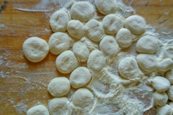 白菜虾仁饺子的做法图解11