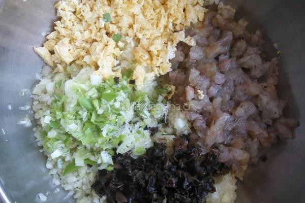 白菜虾仁饺子的做法图解7