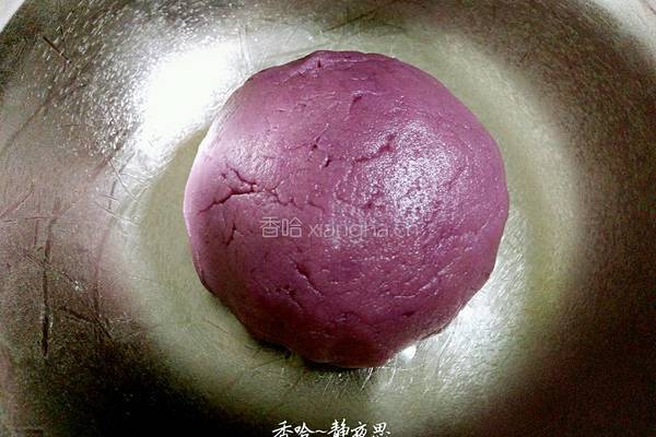 紫薯蛋黄酥的做法图解7