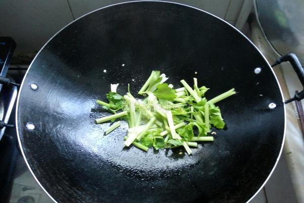 香芹炒菜花的做法图解4