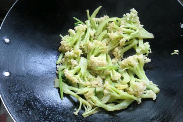 香芹炒菜花的做法图解6