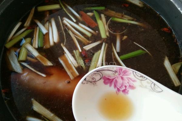 电饭锅酱猪蹄的做法图解13