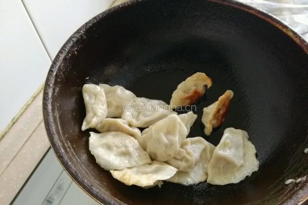 黄金煎水饺的做法图解5
