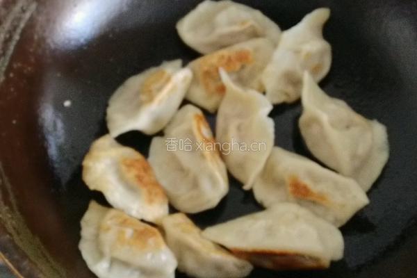 黄金煎水饺的做法图解6
