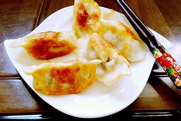 黄金煎水饺的做法图解7