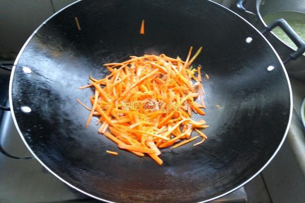 瘦肉炒胡萝卜丝的做法图解5