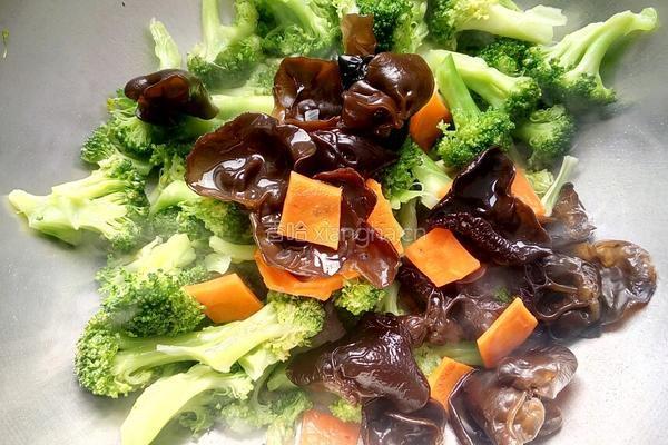 西兰花炒肉的做法图解11