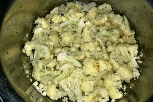 香菜花盖饭的做法图解1