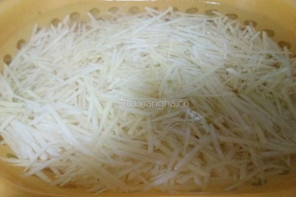 酸辣土豆丝的做法图解1