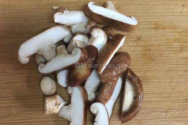 香菇油菜的做法图解1