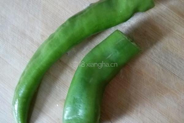 尖椒炒肉的做法图解1