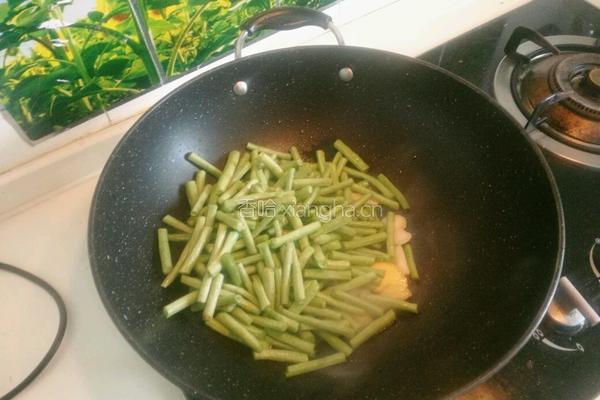 豇豆炒肉的做法图解5