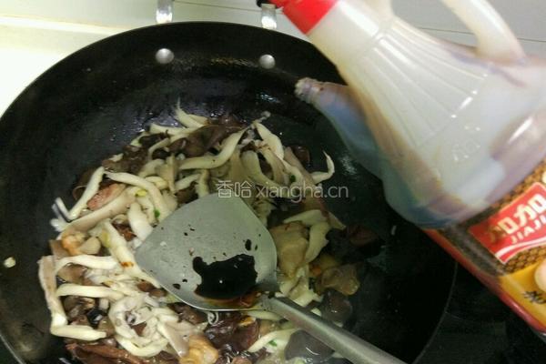 木耳平菇炒肉的做法图解7