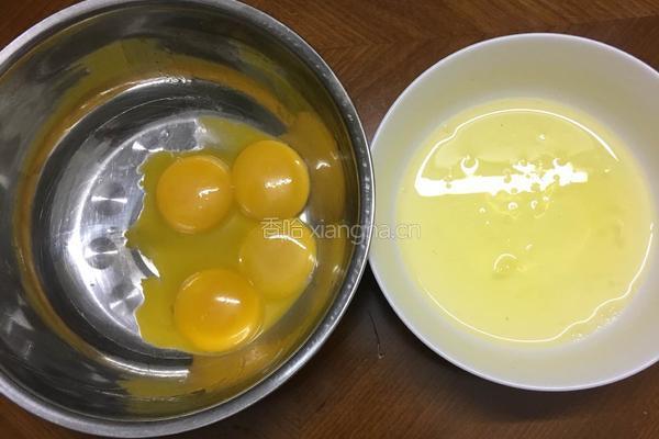 电饭锅蛋糕的做法图解1