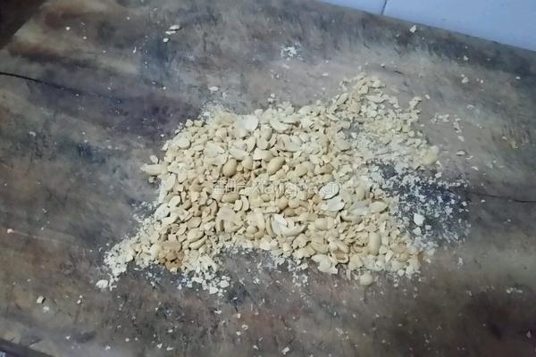 手工花生牛轧糖的做法图解2