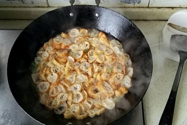 烩油条的做法图解5