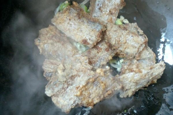 糖醋带鱼的做法图解5