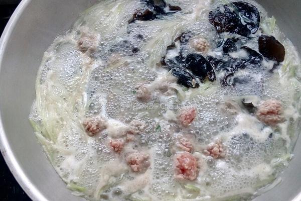 白萝卜丝牛肉丸子的做法图解8
