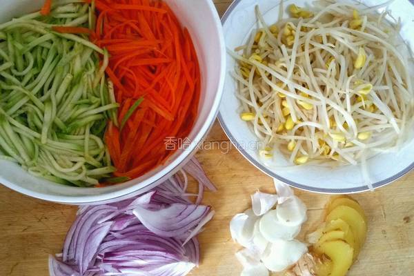 三丝春卷(馄饨皮)的做法图解2