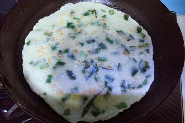 韭菜鸡蛋煎饼的做法图解12