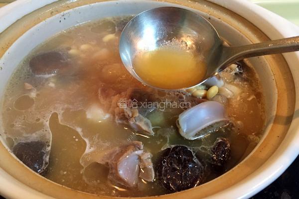 香菇黄豆大骨汤的做法图解6