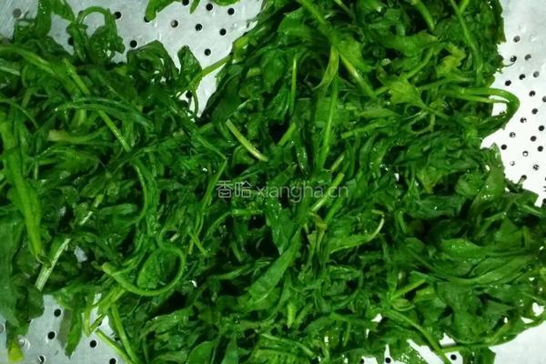 腊肉煮荠荠菜的做法图解3