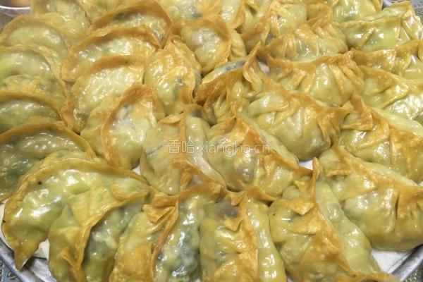 五香味猪肉白菜饺子的做法图解3