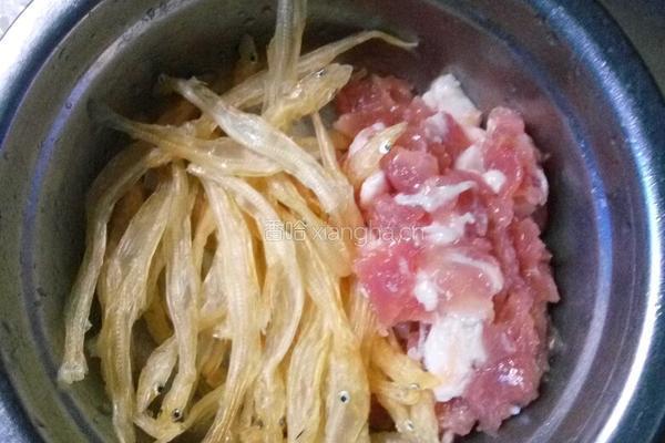 蛋包丝炒韭菜花的做法图解2