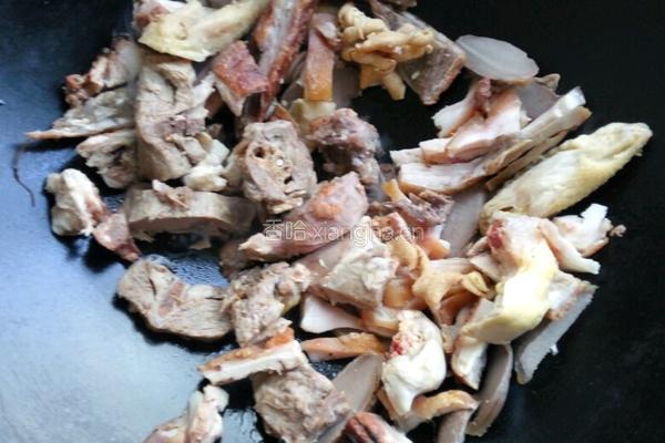 香煎烧猪白切鸡的做法图解3