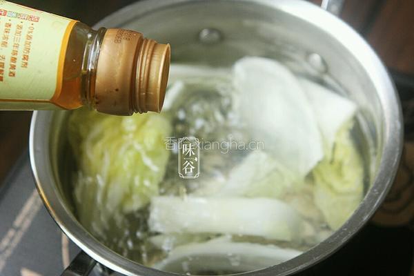 牡蛎白菜汤的做法图解4