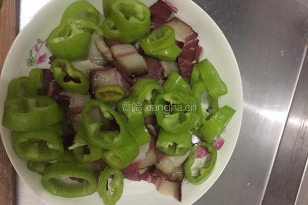 辣椒炒腊肉的做法图解3