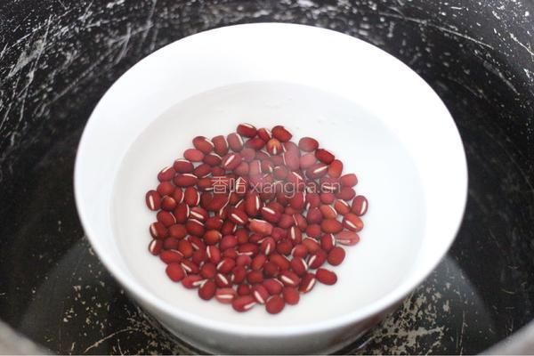 抹茶红豆奶茶的做法图解2