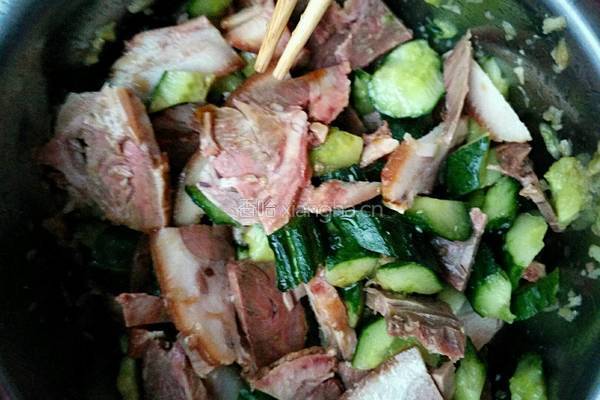 蒜拌猪头肉黄瓜的做法图解10