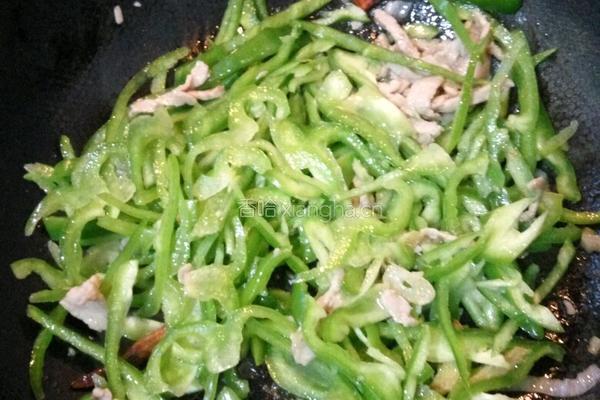 青椒炒肉丝的做法图解7
