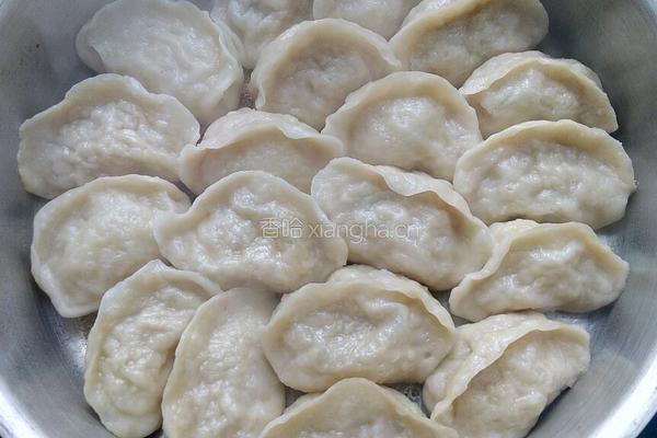 白萝卜猪肉馅水煎饺的做法图解17