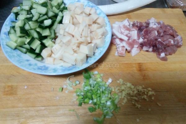 肉炒豌豆的做法图解2