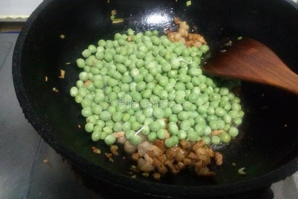 肉炒豌豆的做法图解7