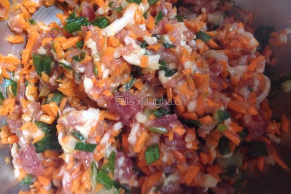 鲜虾肉饺、韭菜饺的做法图解3